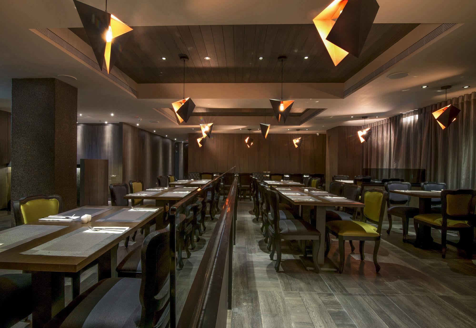 Check Inn Taipei Nanjing Exterior photo
