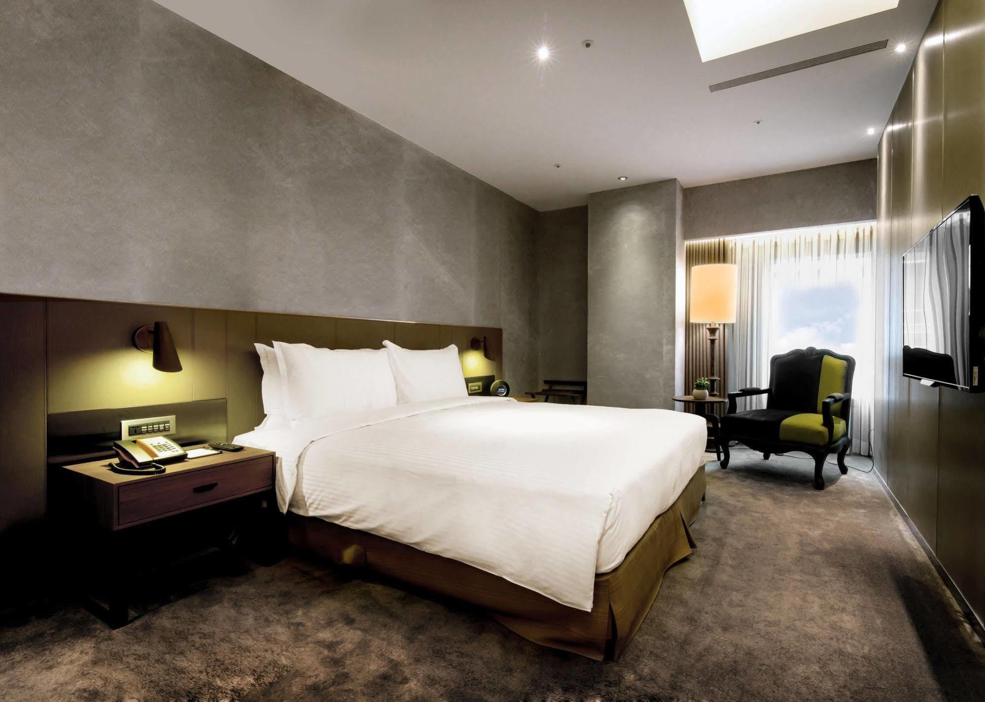 Check Inn Taipei Nanjing Exterior photo