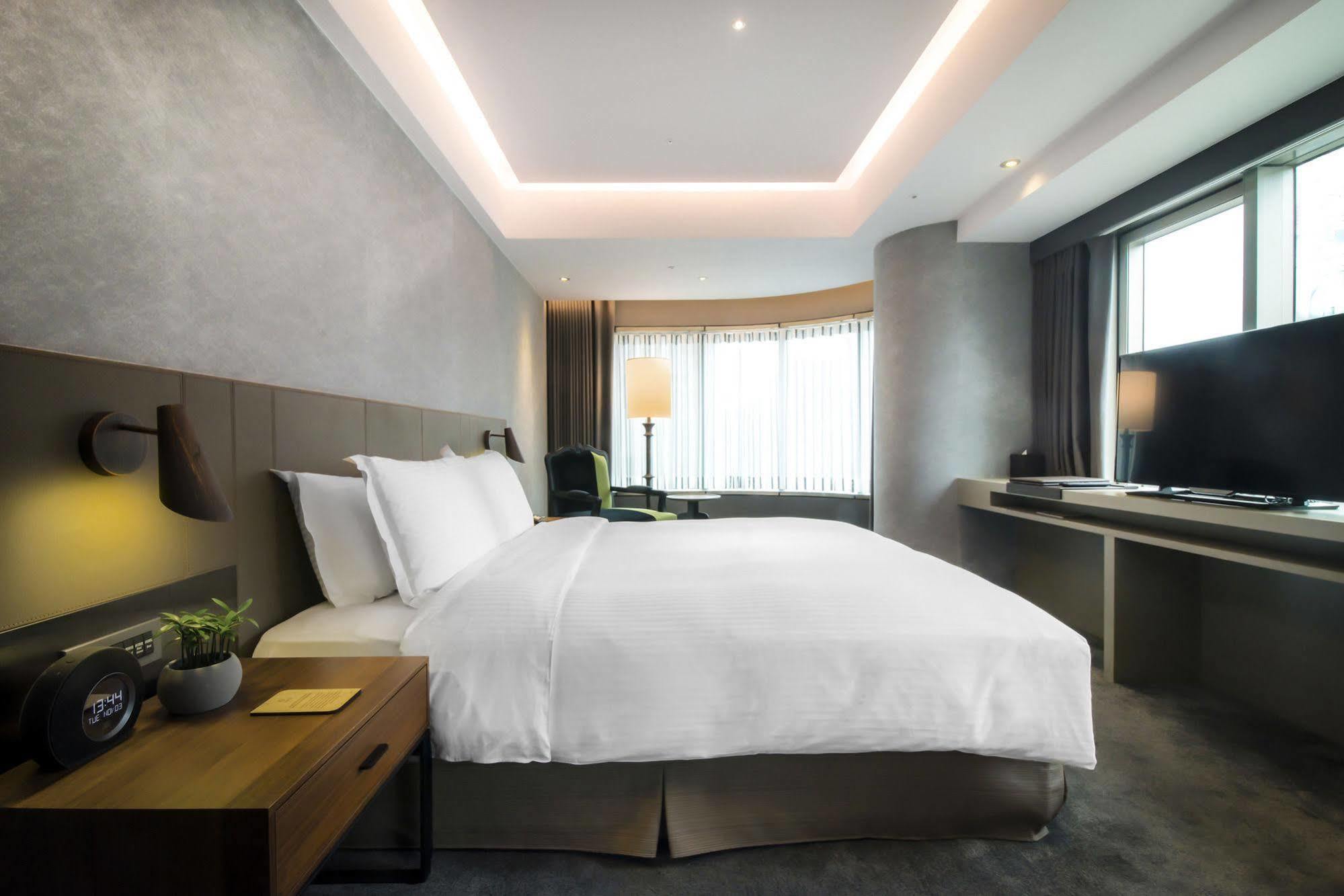 Check Inn Taipei Nanjing Exterior photo